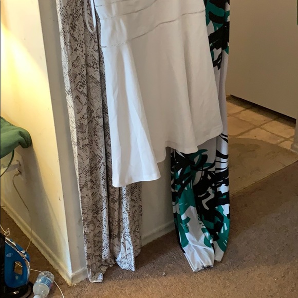 Dresses - Picture 3 of 5